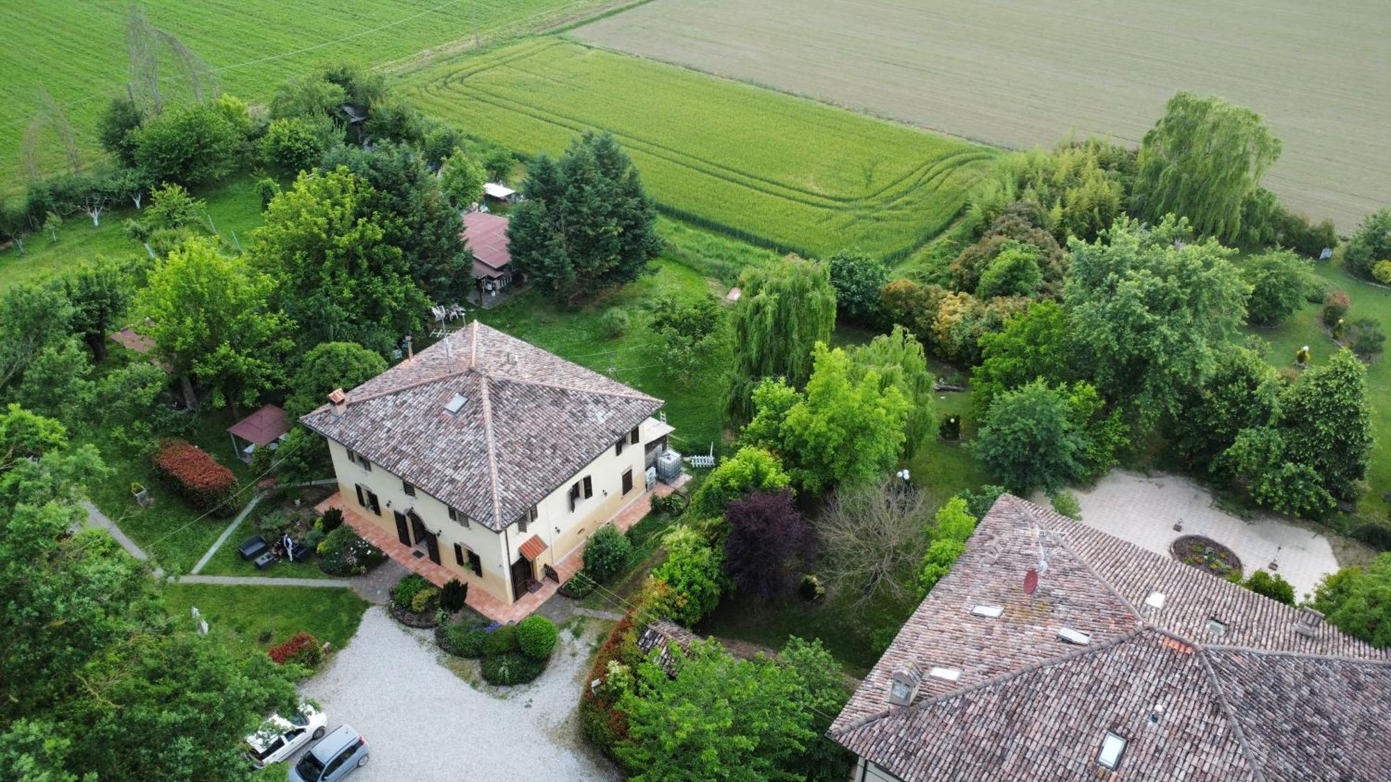 Casale La Decima Bed & Breakfast Budrio  Exterior photo